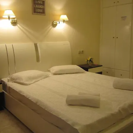 Lefkada 3*